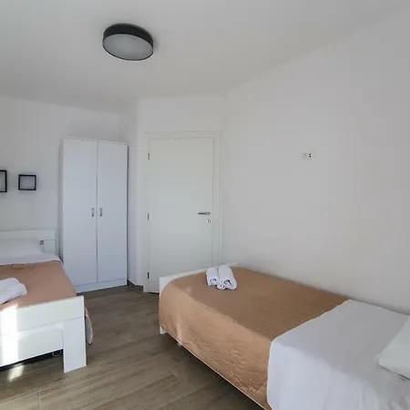 Lemon House Apartment