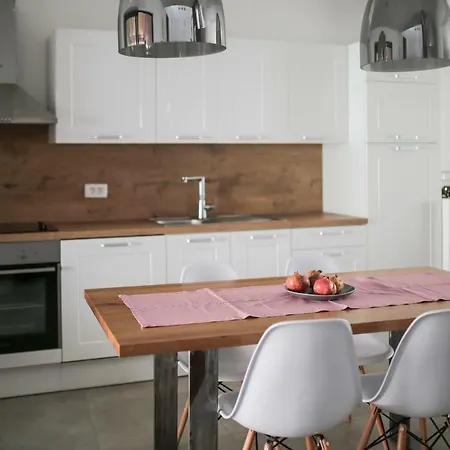 Lemon House Apartment